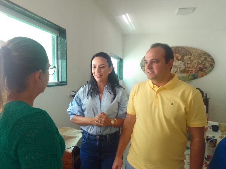 DIRETÓRIO DO PT EM CUSTÓDIA, ATRAVÉS DO SEU PRESIDENTE, DYOGO NUNES, FEZ UMA PEQUENA REUNIÃO, NA RESIDÊNCIA DE SUA MÃE, SYLMARA QUEIROZ.