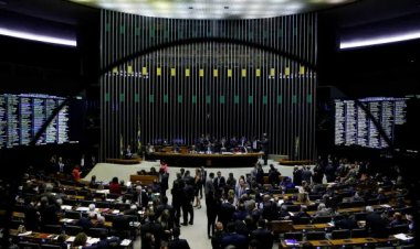 Congresso retorna com dúvidas sobre PEC do fim da 6x1 e prioridade para pautas do agro